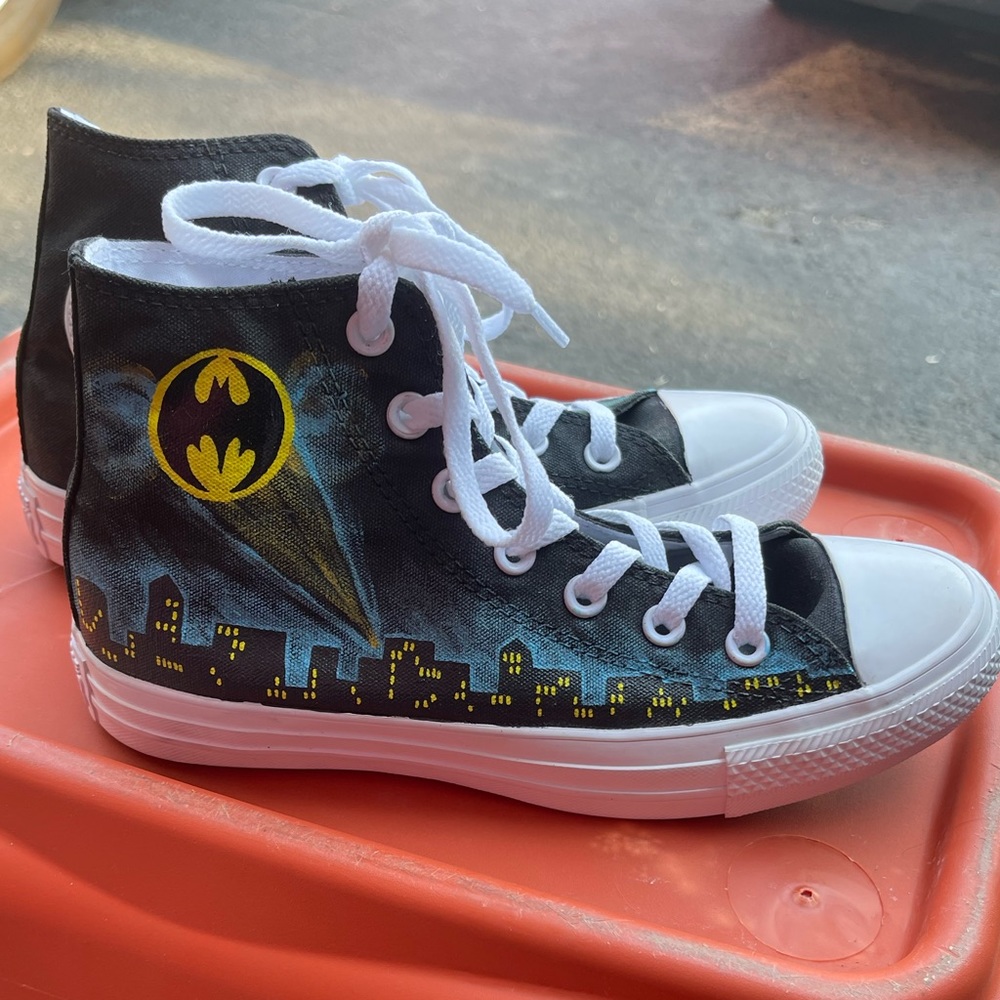 Hand paint Batman converse